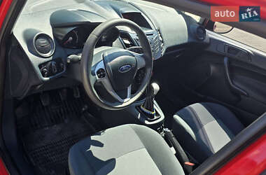 Хэтчбек Ford Fiesta 2012 в 