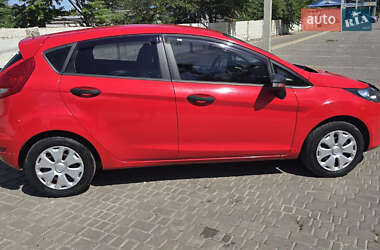 Хэтчбек Ford Fiesta 2012 в 
