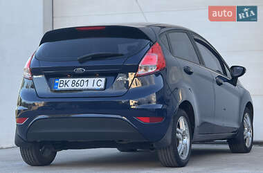 Хэтчбек Ford Fiesta 2017 в 