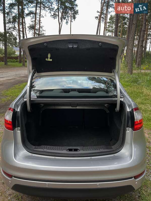 Седан Ford Fiesta 2016 в Житомире