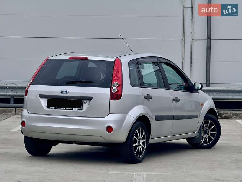 Хэтчбек Ford Fiesta 2007 в Киеве