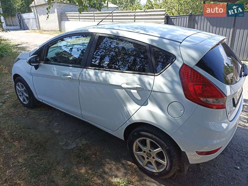 Хэтчбек Ford Fiesta 2011 в Днепре