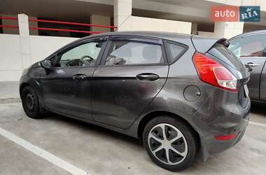 Хэтчбек Ford Fiesta 2015 в 