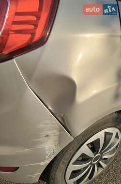 Седан Ford Fiesta 2015 в 
