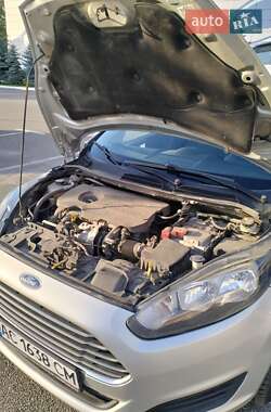 Седан Ford Fiesta 2015 в 