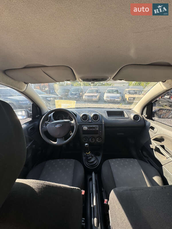 Хэтчбек Ford Fiesta 2005 в Дергачах
