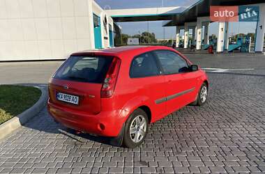 Хэтчбек Ford Fiesta 2006 в 