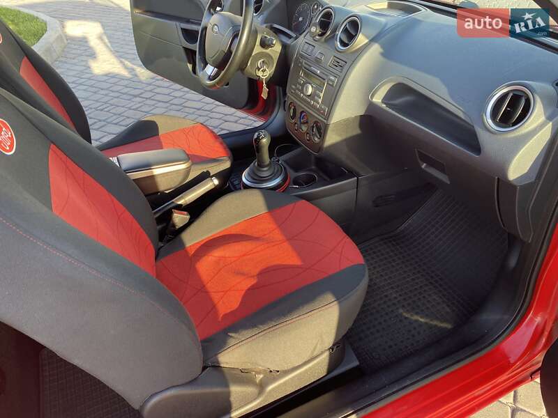 Хэтчбек Ford Fiesta 2006 в Киеве