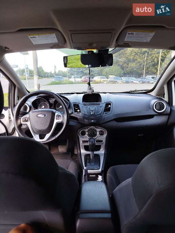 Седан Ford Fiesta 2015 в Миргороде