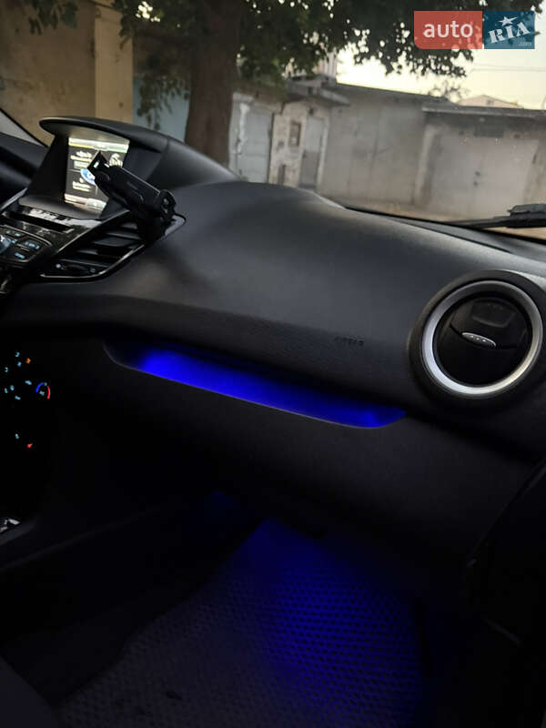 Седан Ford Fiesta 2014 в Днепре