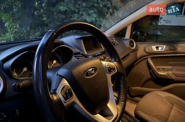 Седан Ford Fiesta 2014 в 