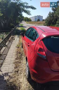 Хэтчбек Ford Fiesta 2010 в 