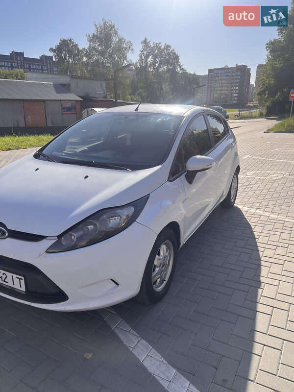 Хэтчбек Ford Fiesta 2011 в Хмельницком