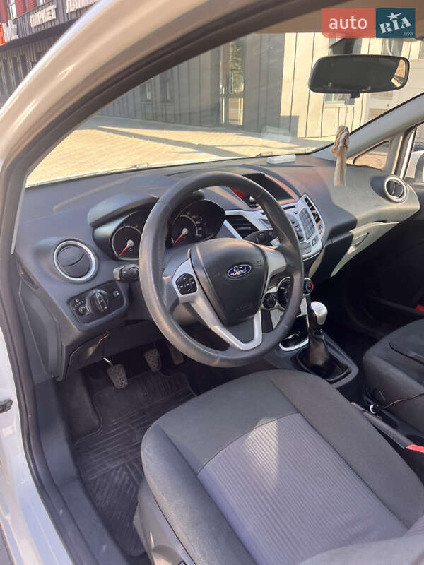 Хэтчбек Ford Fiesta 2011 в Хмельницком