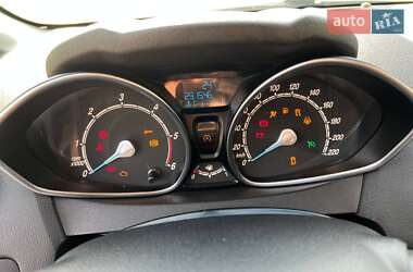 Хэтчбек Ford Fiesta 2013 в 