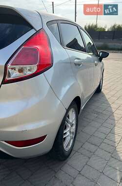 Хэтчбек Ford Fiesta 2013 в 