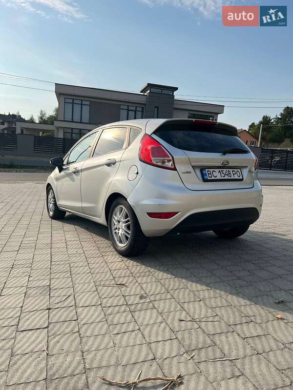 Хэтчбек Ford Fiesta 2013 в Львове