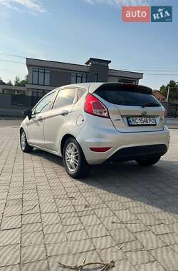 Хэтчбек Ford Fiesta 2013 в 