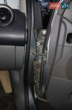 Хэтчбек Ford Fiesta 2002 в  фото 18 Хэтчбек Ford Fiesta 2002 в