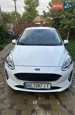 Хэтчбек Ford Fiesta 2018 в 