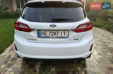Хэтчбек Ford Fiesta 2018 в 
