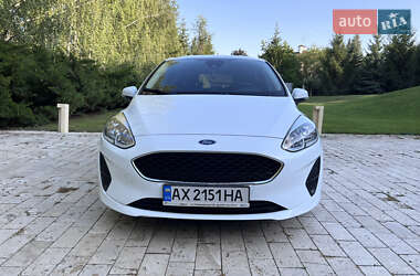 Хэтчбек Ford Fiesta 2017 в 