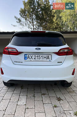 Хэтчбек Ford Fiesta 2017 в 