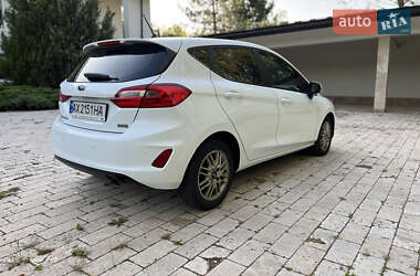 Хэтчбек Ford Fiesta 2017 в 