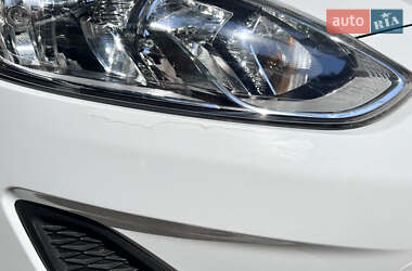 Хэтчбек Ford Fiesta 2017 в 