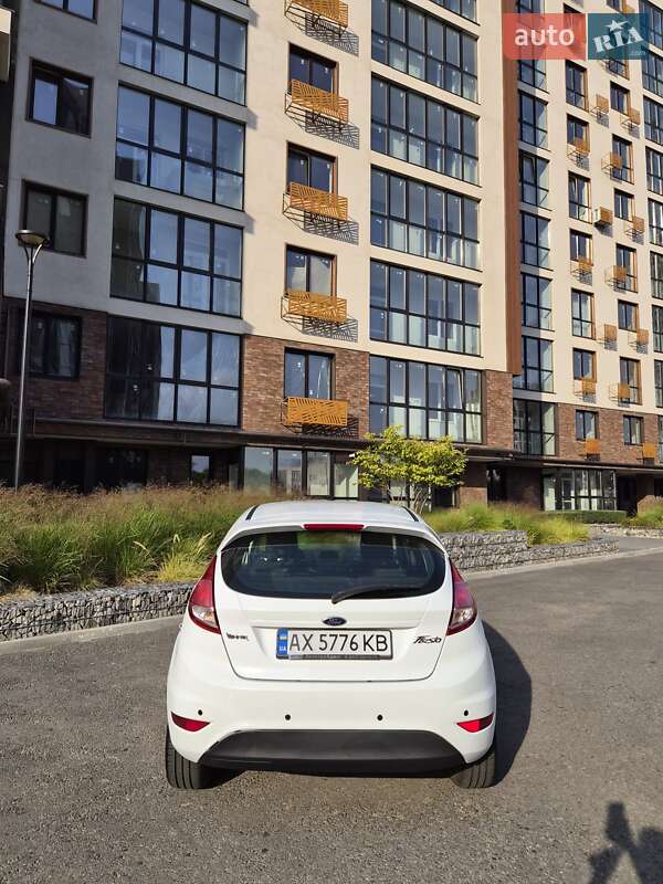 Хэтчбек Ford Fiesta 2016 в Харькове