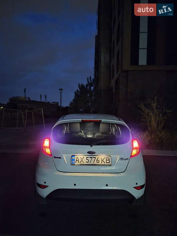 Хэтчбек Ford Fiesta 2016 в Харькове
