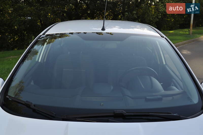 Хэтчбек Ford Fiesta 2013 в Киеве фото 11 Хэтчбек Ford Fiesta 2013 в Киеве