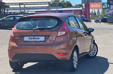 Хэтчбек Ford Fiesta 2016 в 