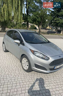 Хэтчбек Ford Fiesta 2015 в Винниках