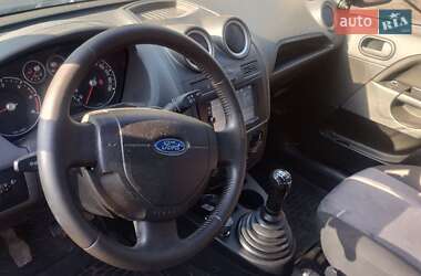 Хэтчбек Ford Fiesta 2006 в 