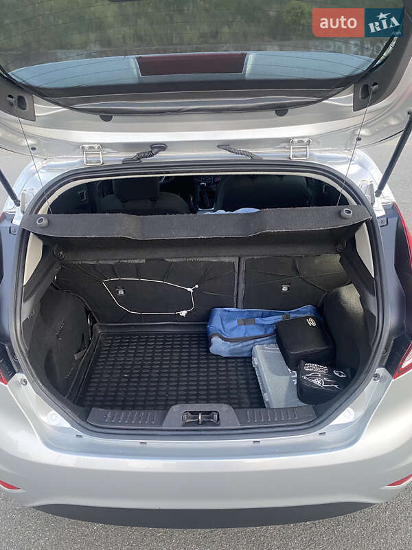 Хэтчбек Ford Fiesta 2013 в Киеве