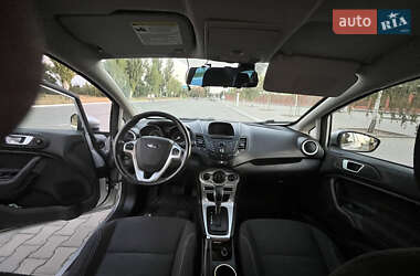 Хэтчбек Ford Fiesta 2013 в 