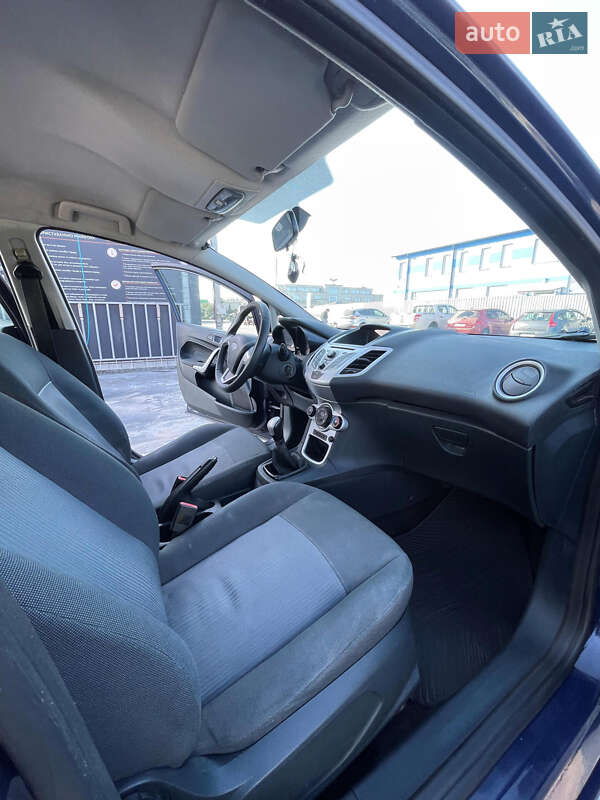 Хэтчбек Ford Fiesta 2011 в Львове