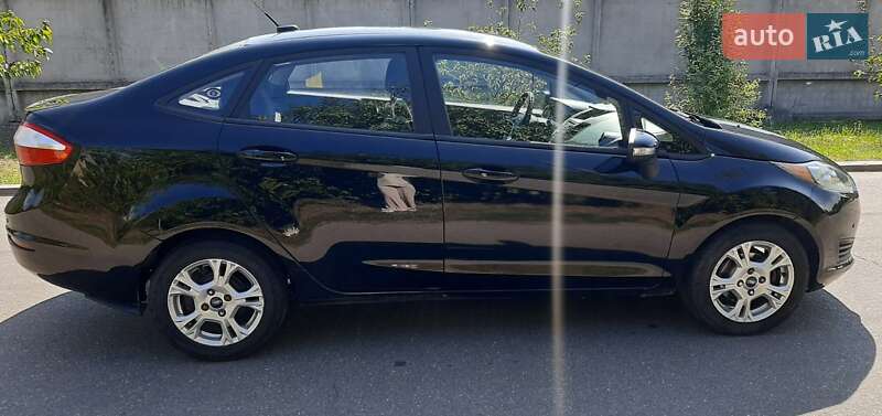 Седан Ford Fiesta 2016 в Киеве