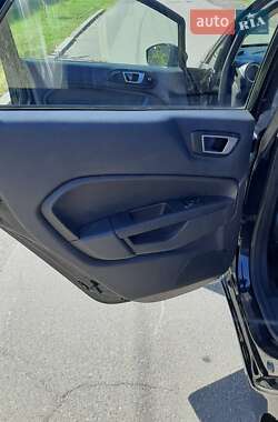 Седан Ford Fiesta 2016 в 