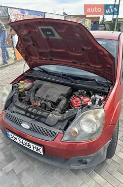 Хэтчбек Ford Fiesta 2007 в 