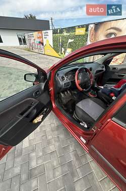 Хэтчбек Ford Fiesta 2007 в 