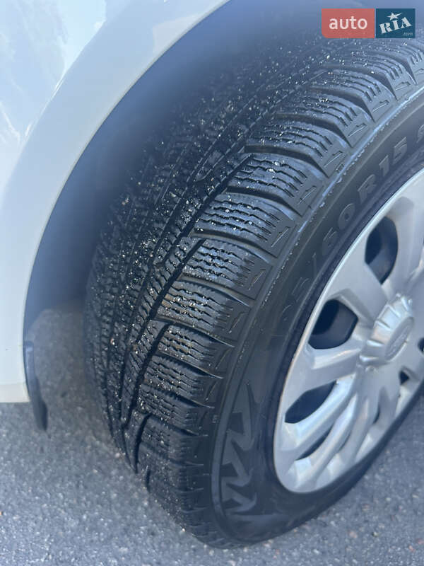 Хэтчбек Ford Fiesta 2016 в Киеве