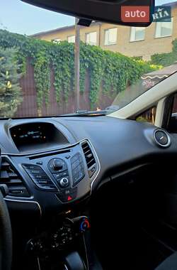 Хэтчбек Ford Fiesta 2014 в 