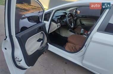 Хэтчбек Ford Fiesta 2018 в 