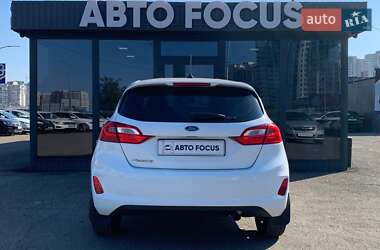 Хэтчбек Ford Fiesta 2018 в 