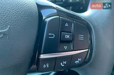 Хэтчбек Ford Fiesta 2018 в 