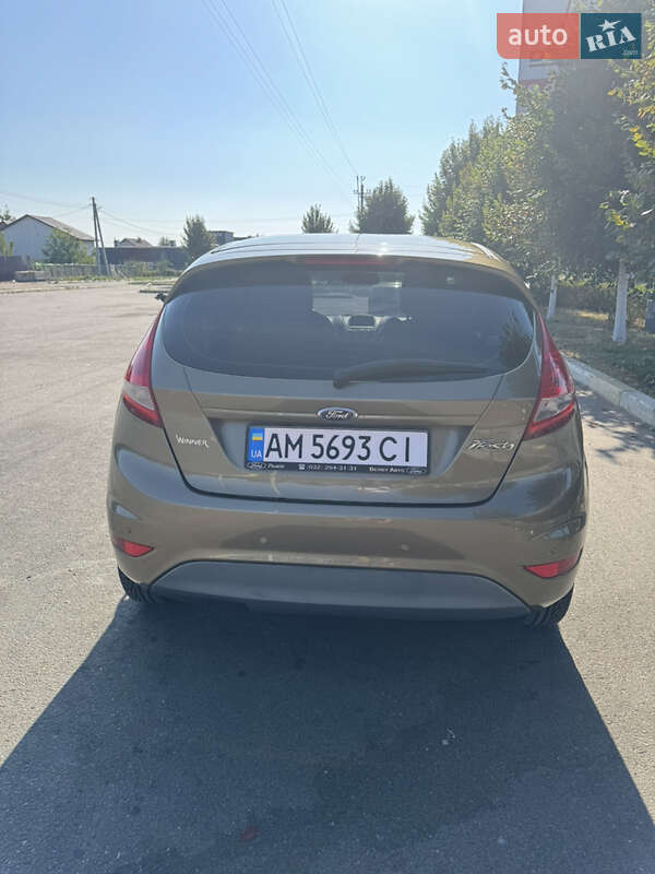 Хэтчбек Ford Fiesta 2012 в Буче