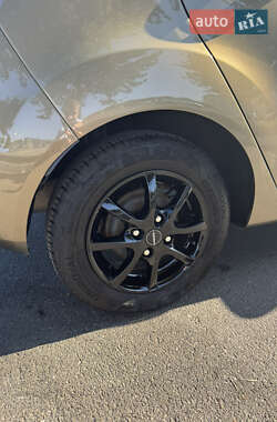 Хэтчбек Ford Fiesta 2012 в 