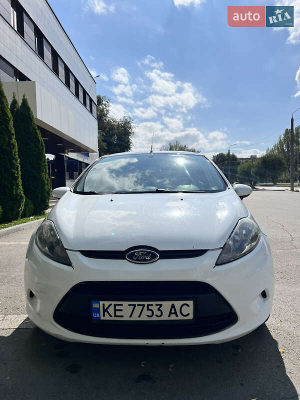 Хэтчбек Ford Fiesta 2012 в Днепре